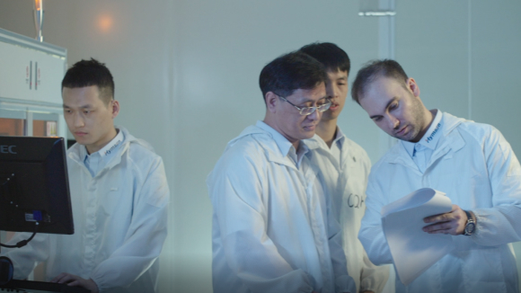 研發(fā)團(tuán)隊(duì)-研發(fā)、工程、技術(shù)類人員規(guī)模年均增長(zhǎng)100%，人員結(jié)構(gòu)不斷優(yōu)化。